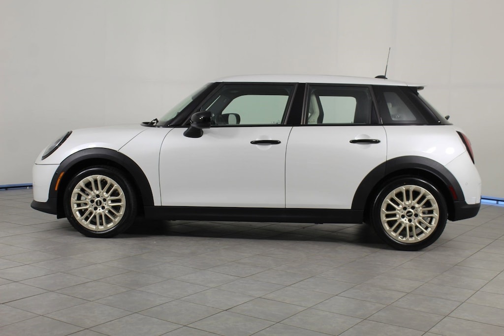New 2025 MINI Hardtop 4 Door Signature Plus Hatchback