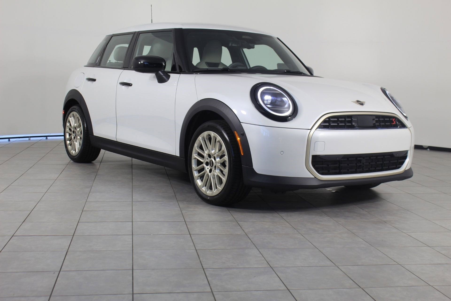 2025 MINI Hardtop 4 Door S - Photo 7