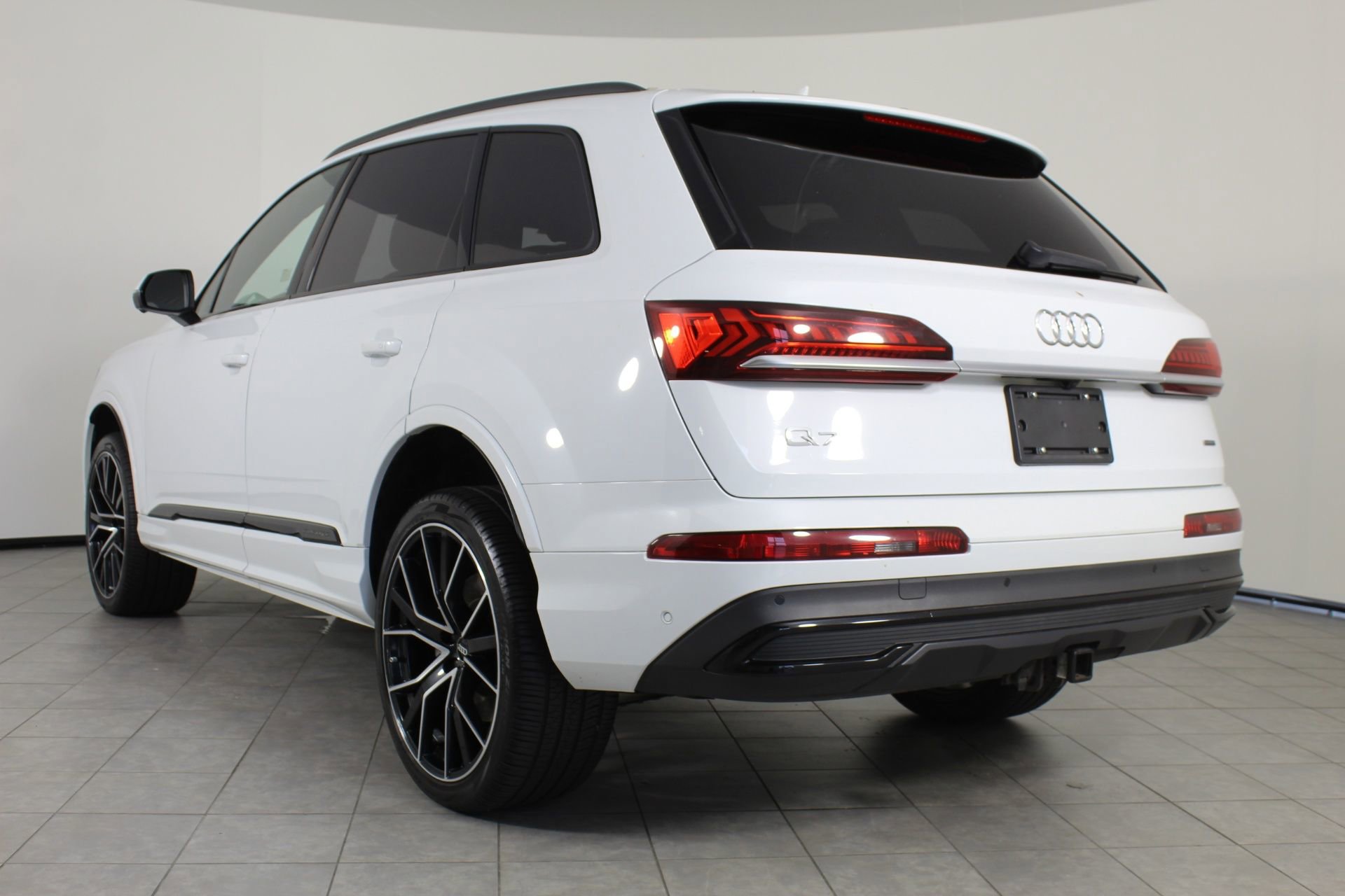 2021 Audi Q7 55 Premium photo 3