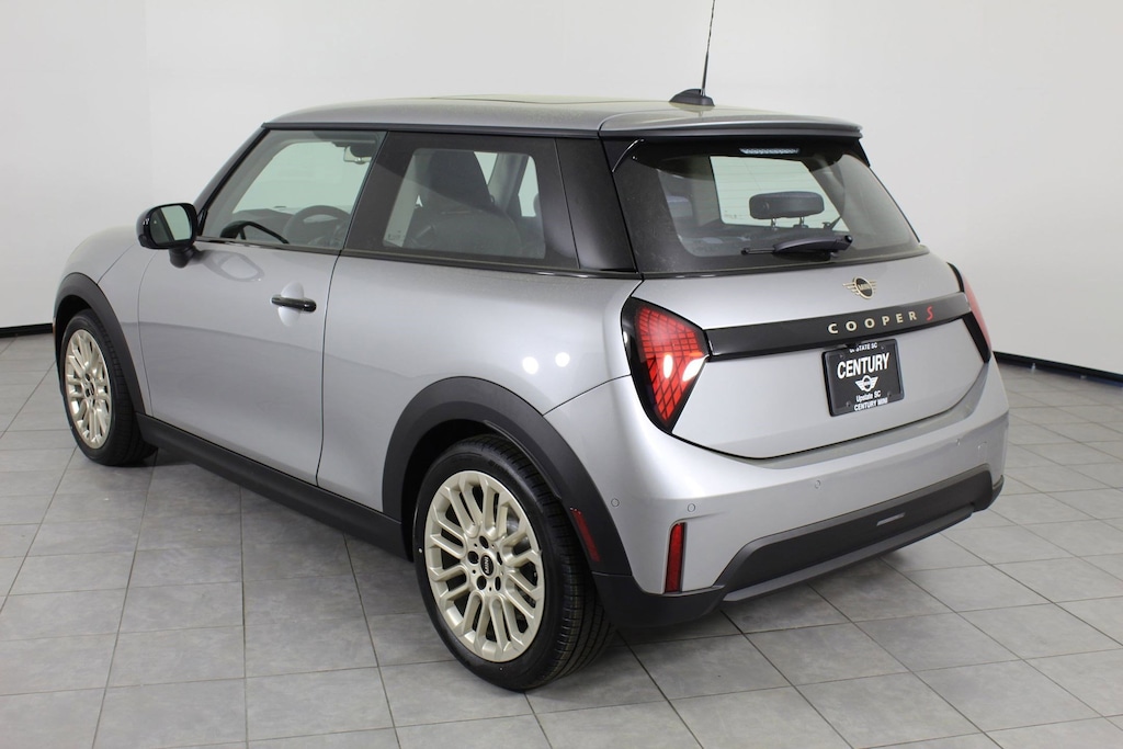 New 2025 MINI Hardtop 2 Door Iconic Hatchback