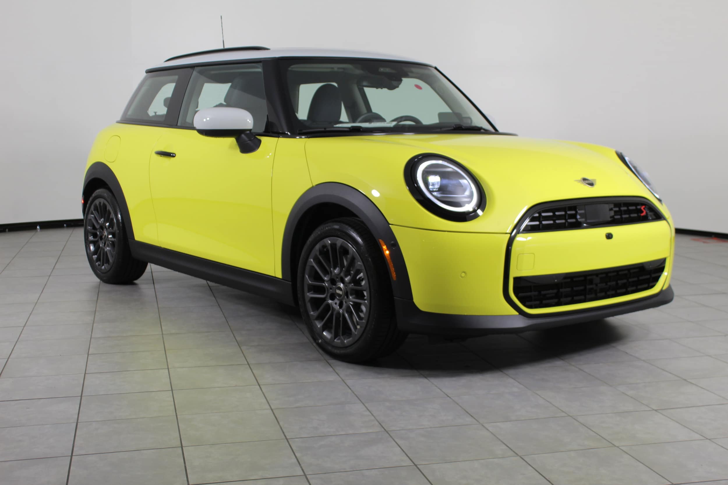 2025 MINI Hardtop 2 Door Iconic