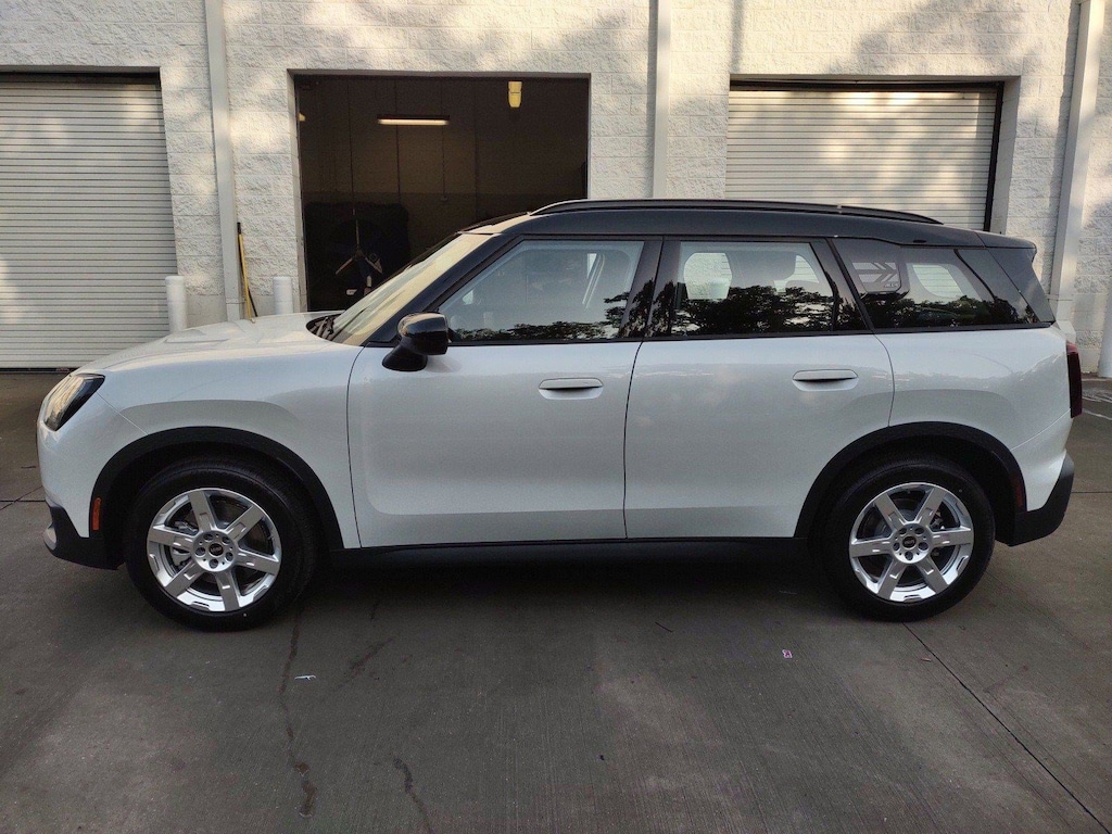 New 2025 MINI Countryman Signature Plus SUV