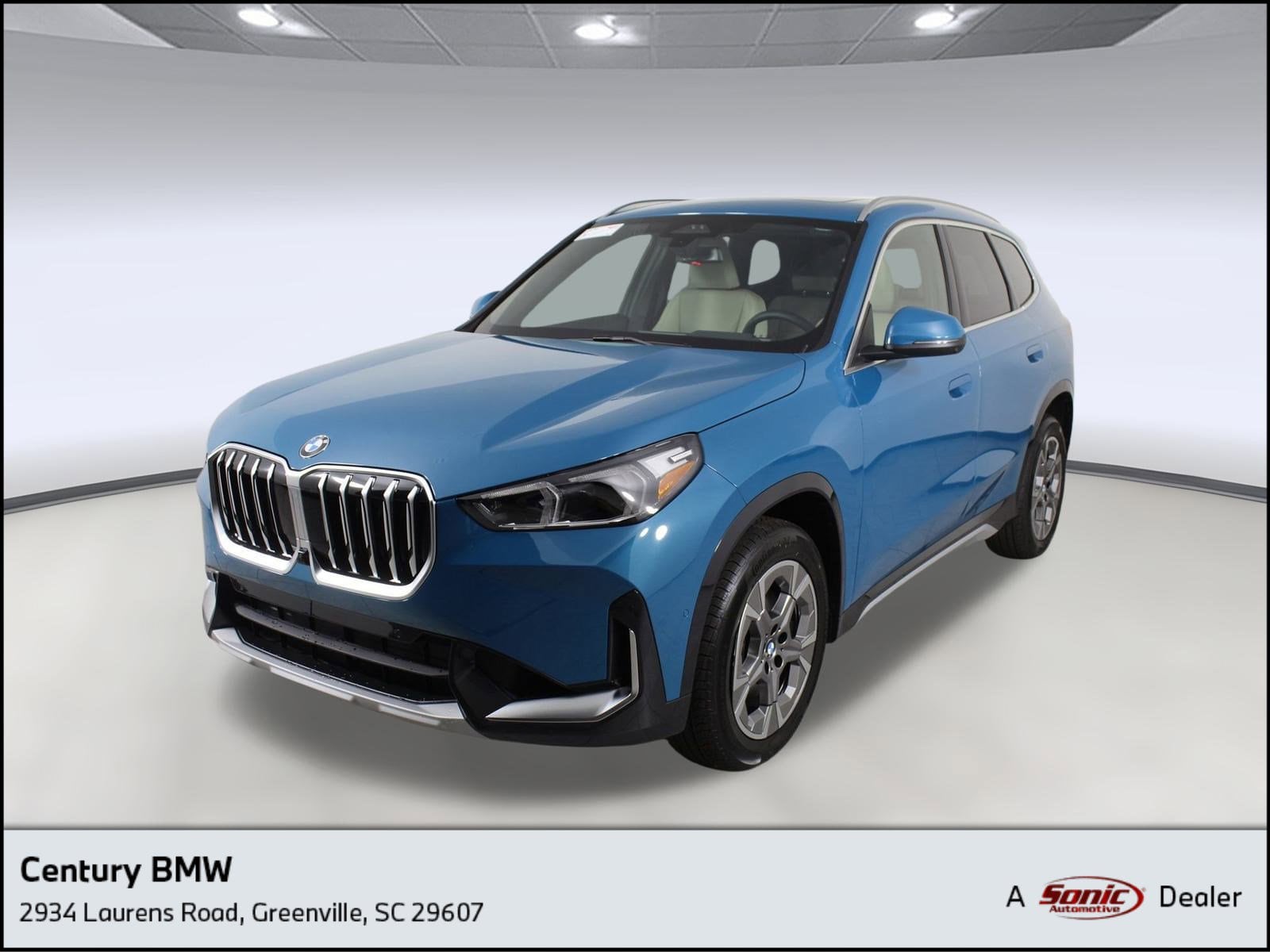 2025 BMW X1 28i's photo