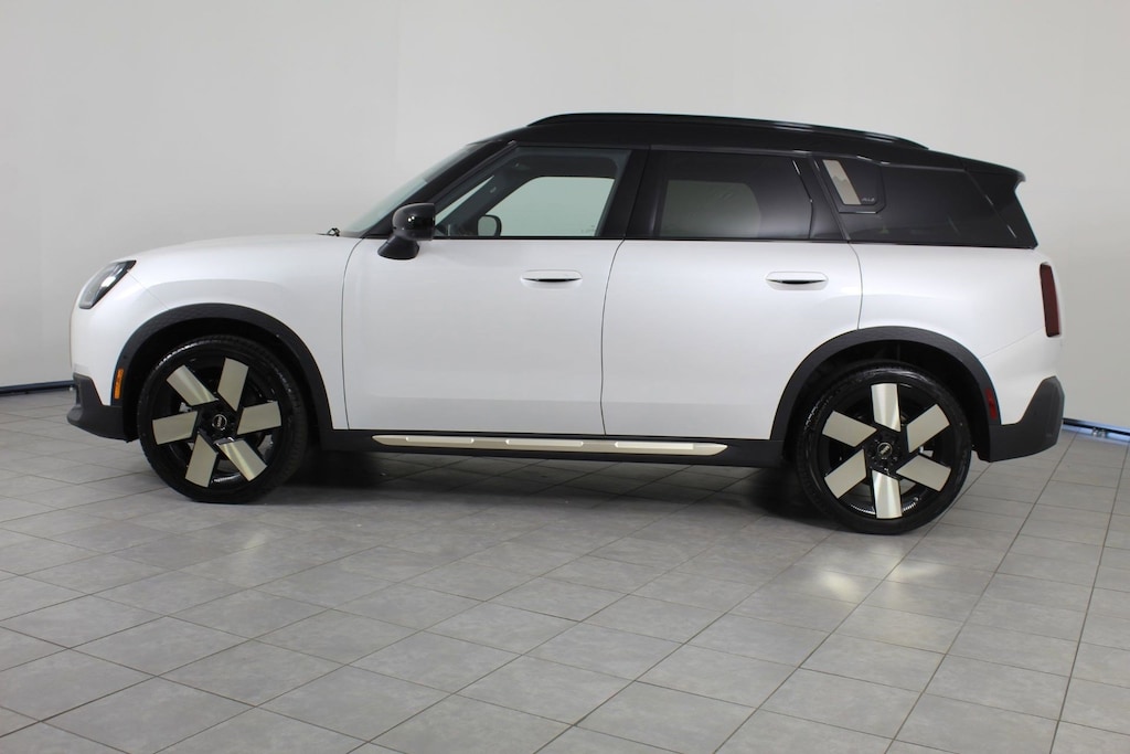 New 2026 MINI Countryman Iconic SUV