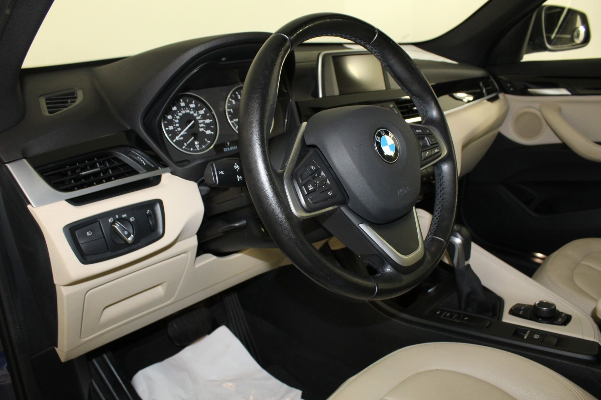 2017 Bmw X1 sDrive28i photo 4