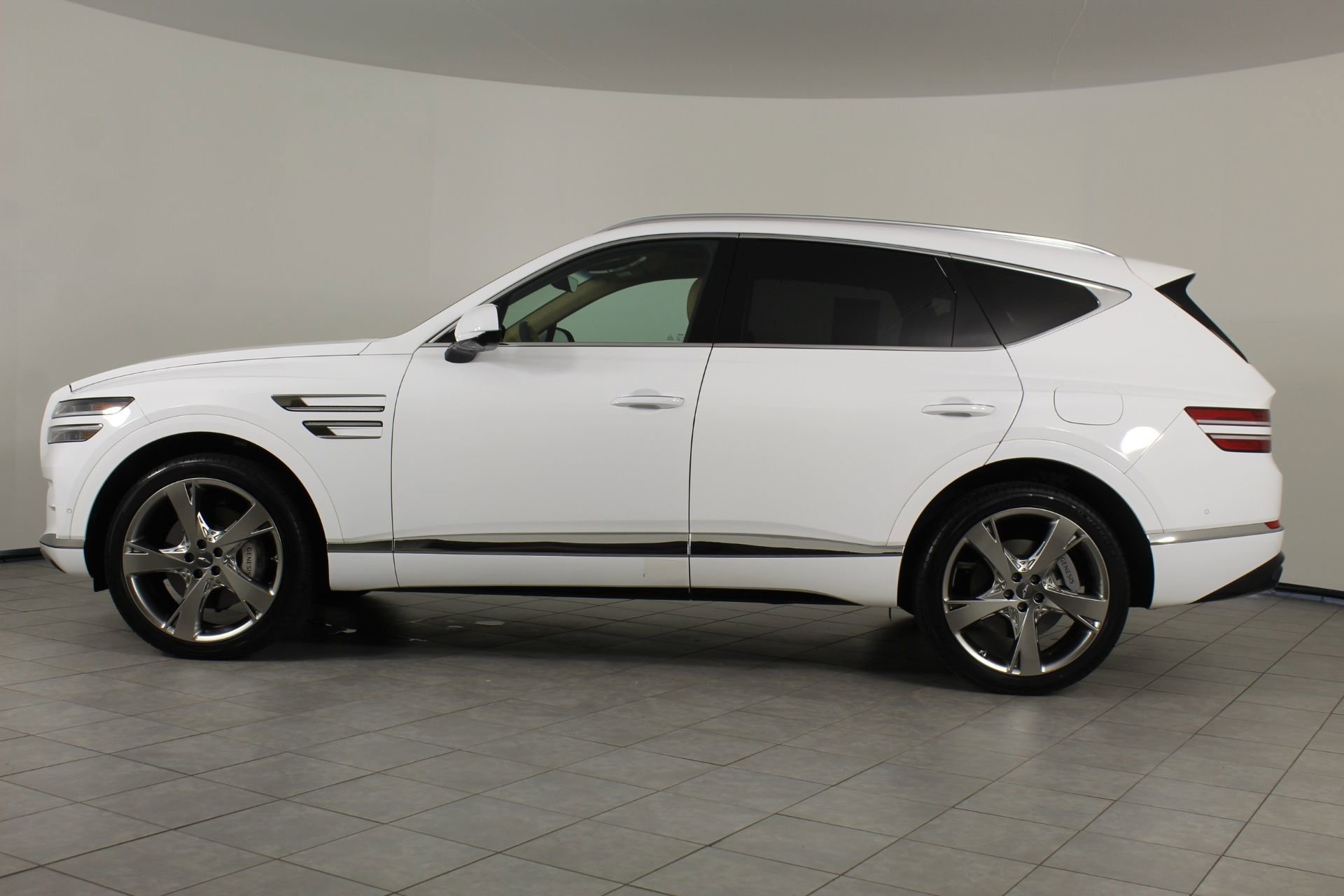 2024 Genesis GV80 3.5T Prestige photo 2