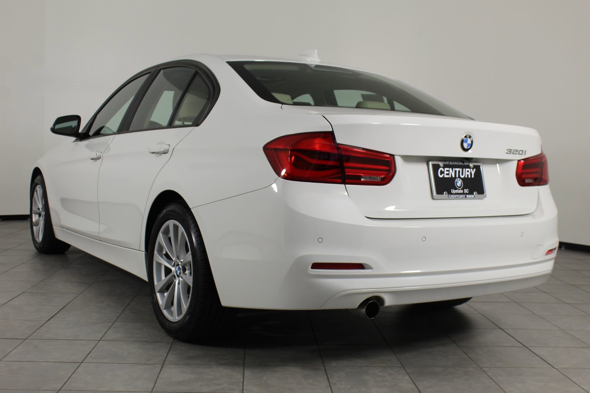 2017 Bmw 320i photo 2