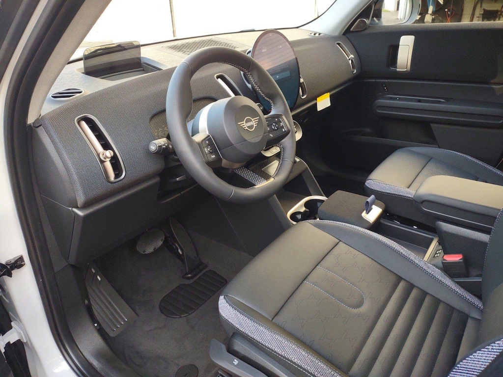 New 2025 MINI Countryman Signature Plus SUV