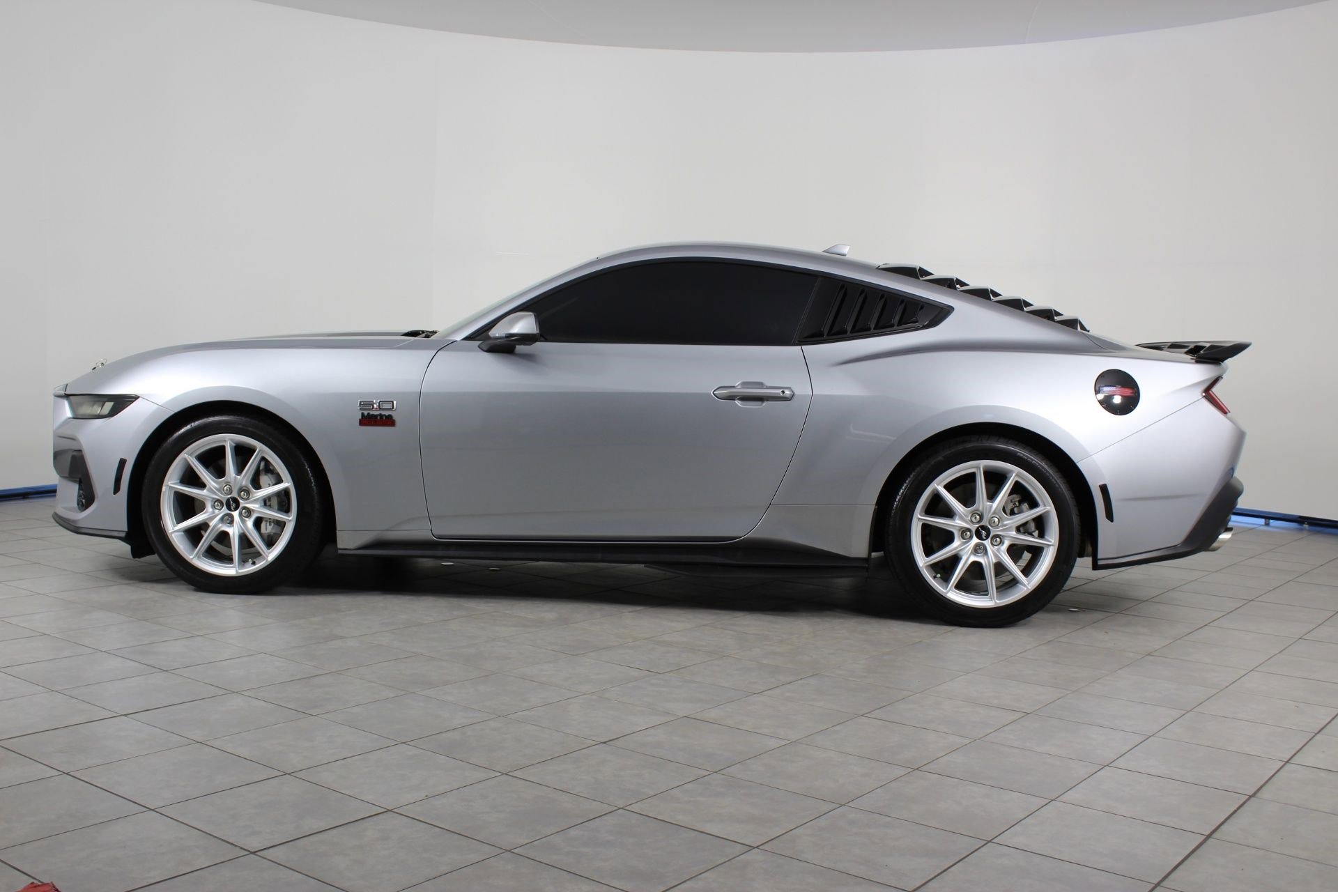 2024 Ford Mustang GT photo 2