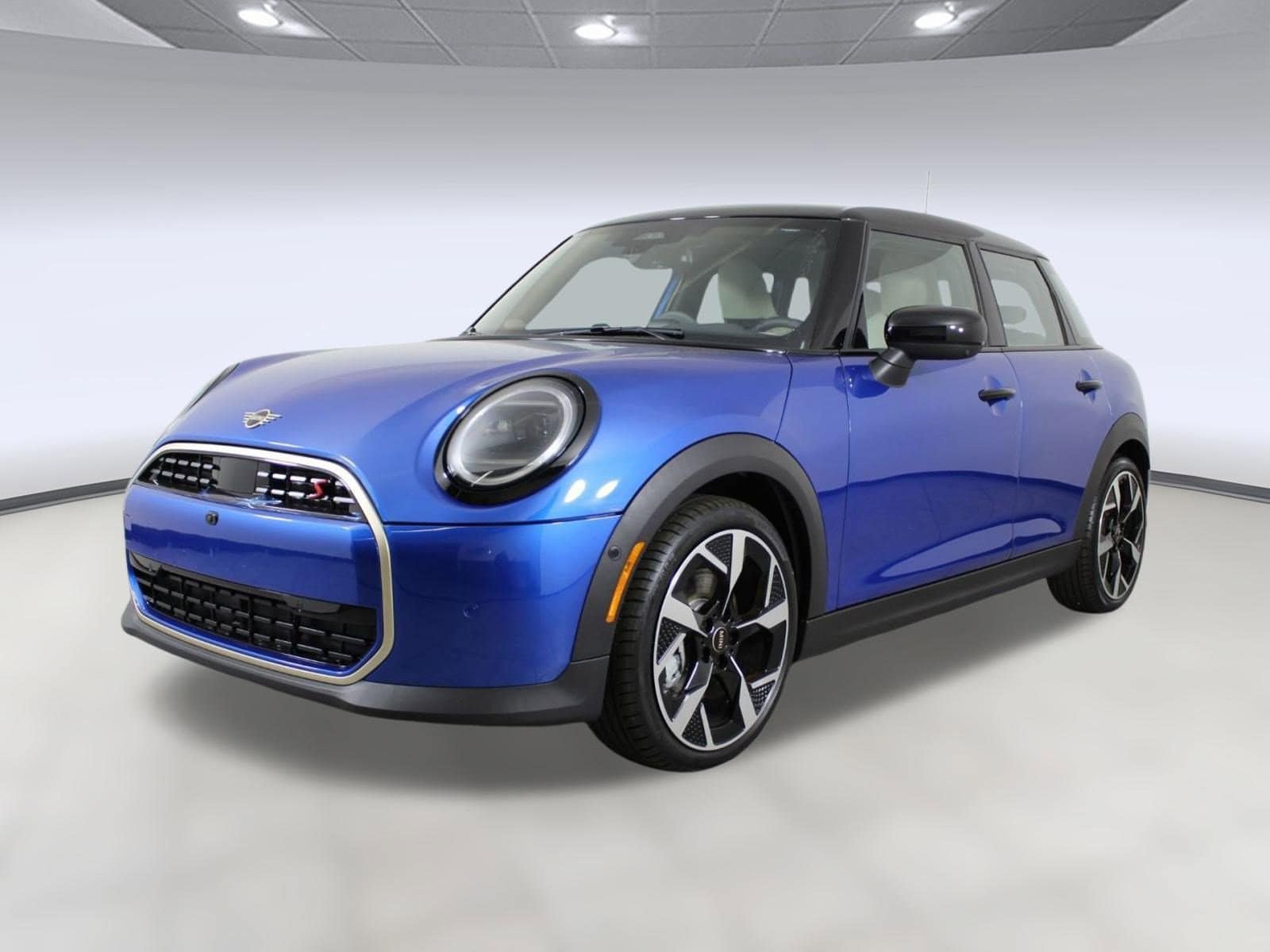 2026 MINI Hardtop 4 Door S's photo
