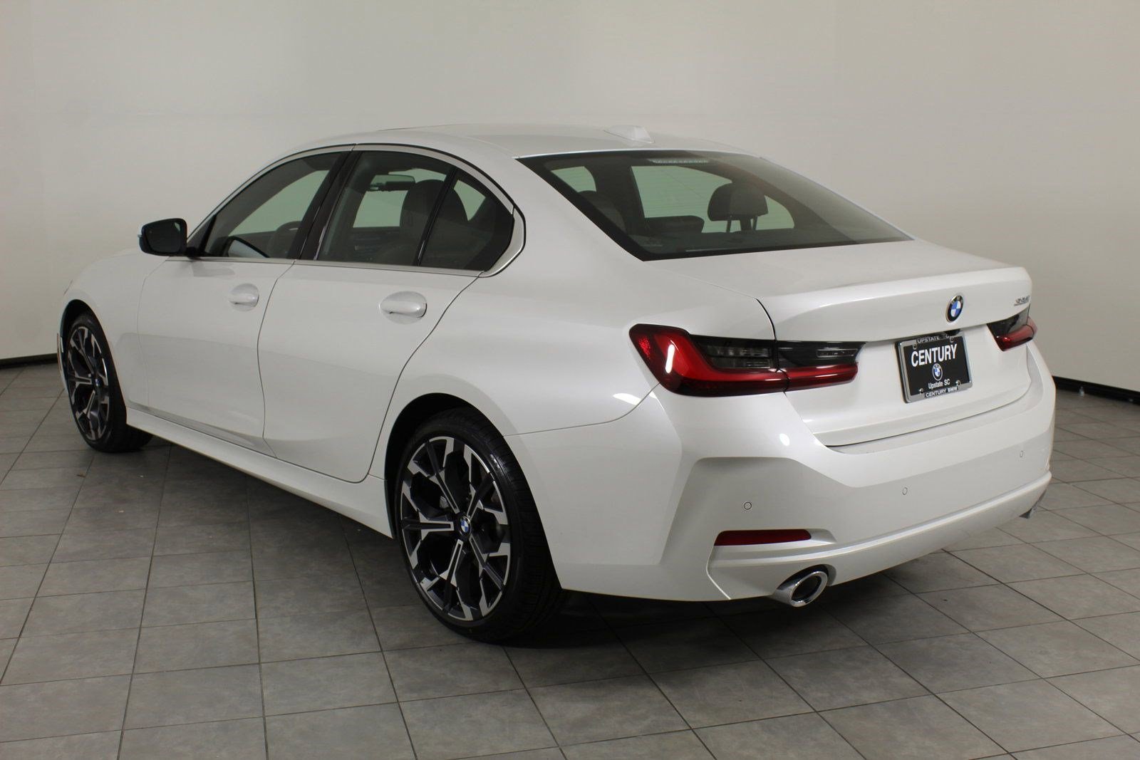 2025 Bmw 330i Sedan photo 3