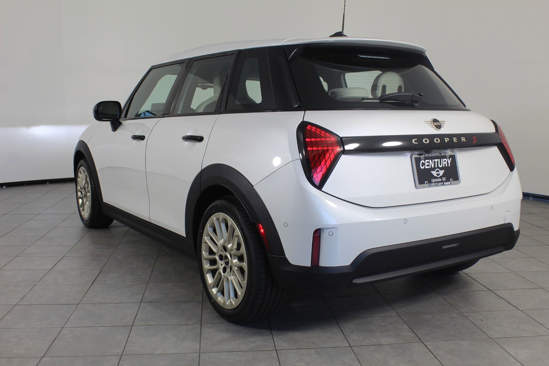 2025 Mini Cooper 4 Door Hardtop S photo 2