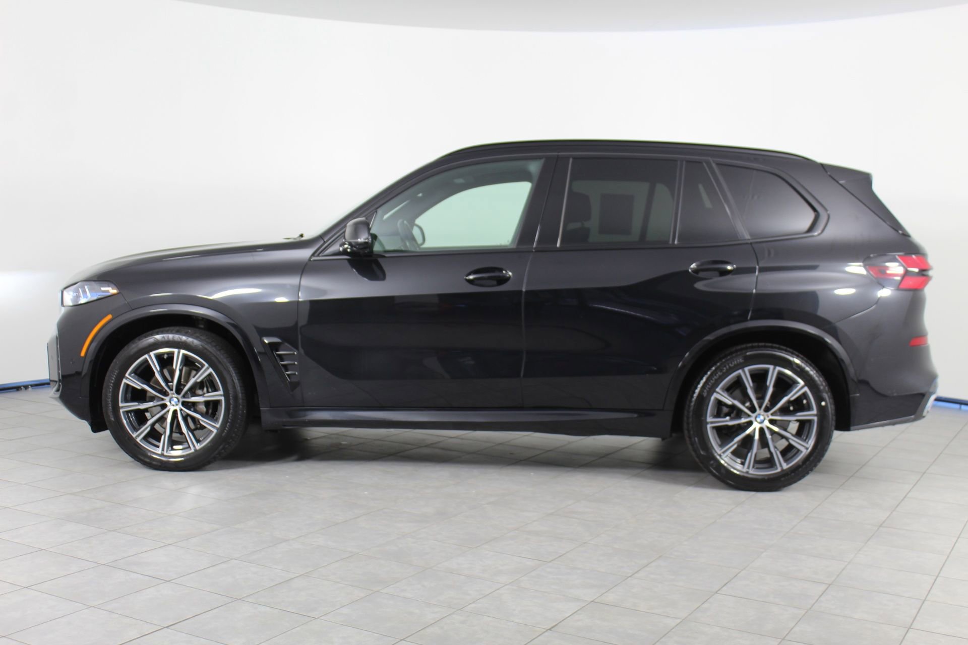 2025 Bmw X5 xDrive40i photo 2