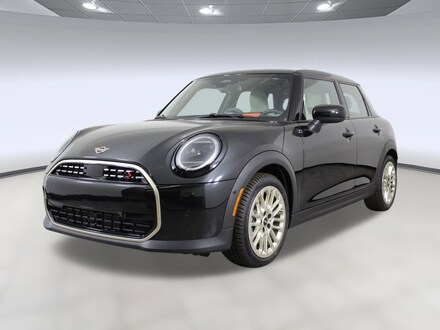 2026 MINI 4 Door Signature Plus Hatchback