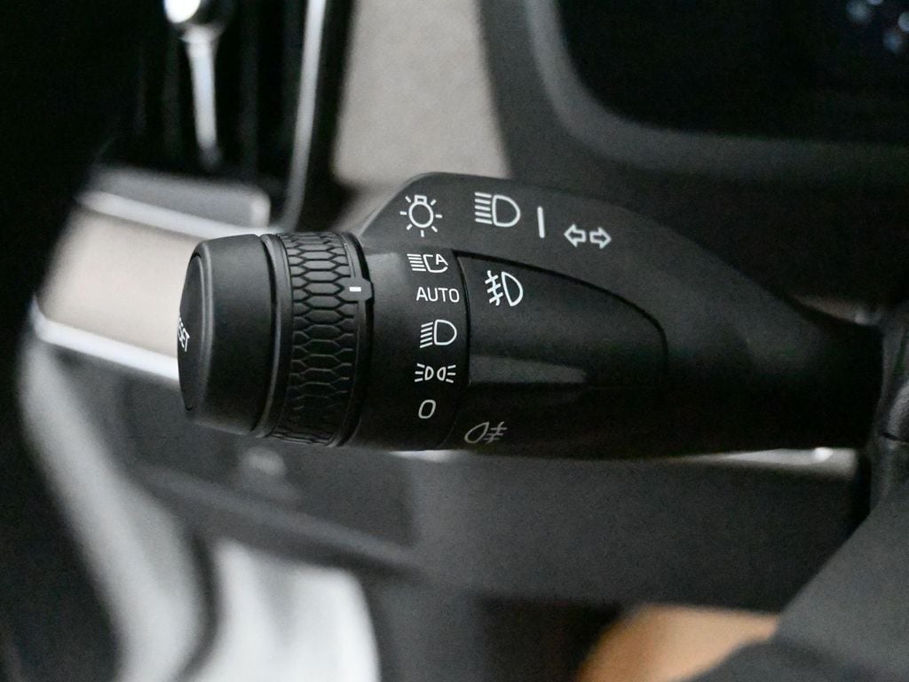 2026 Volvo XC90 Plus - Photo 16