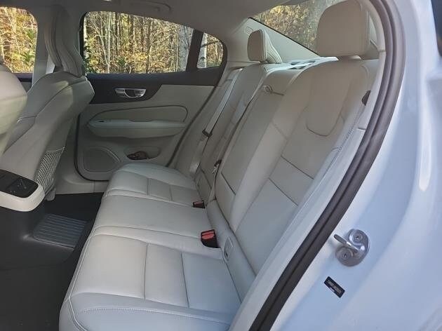 2024 Volvo S60 Recharge T8 Plus photo 4