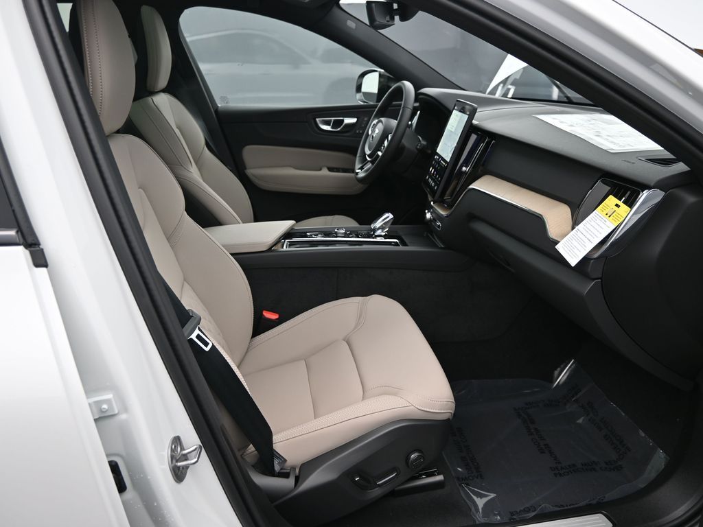 2026 Volvo XC60 Core - Photo 36