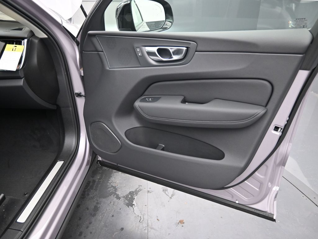 2026 Volvo XC60 Core - Photo 35