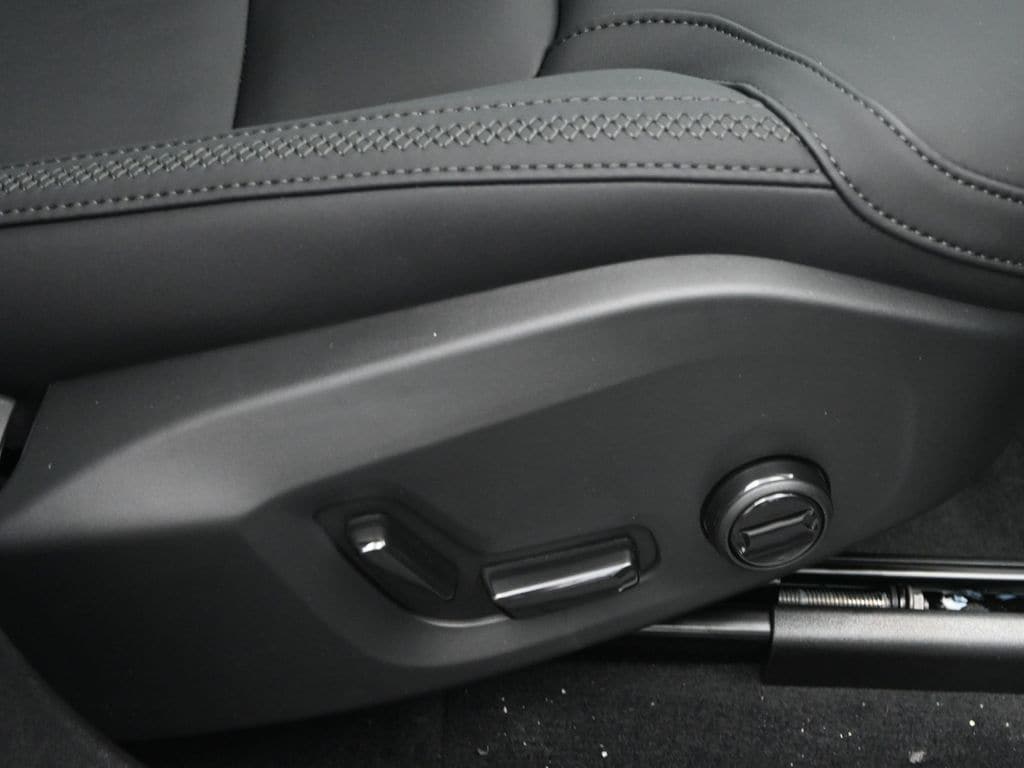 2026 Volvo XC60 Core - Photo 36