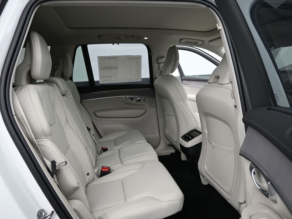 2026 Volvo XC90 Ultra - Photo 17