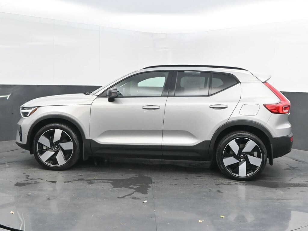 2023 Volvo XC40 Recharge Ultimate photo 3