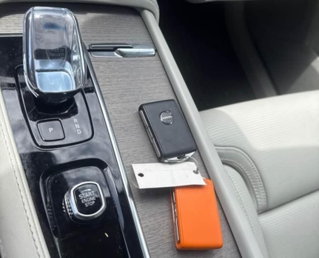 Used 2025 Volvo XC90 B6 Ultra SUV