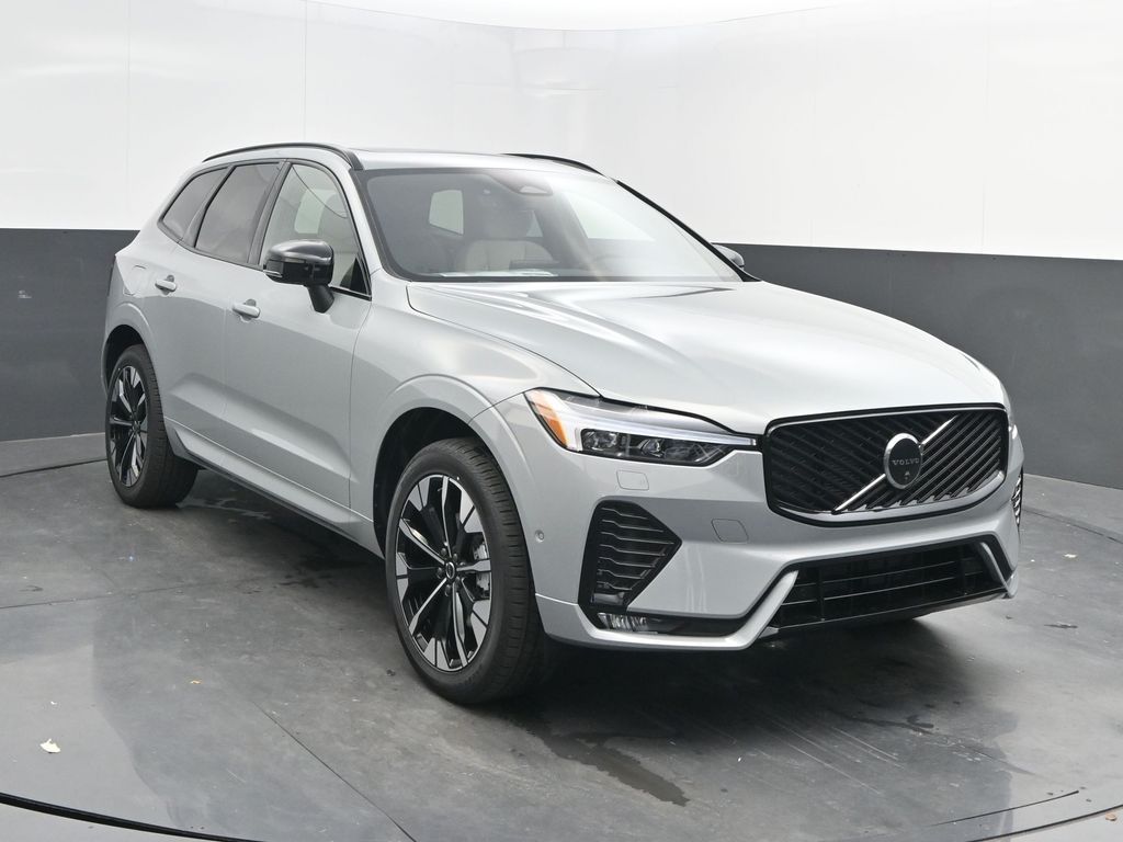 2026 Volvo XC60 Plus - Photo 9