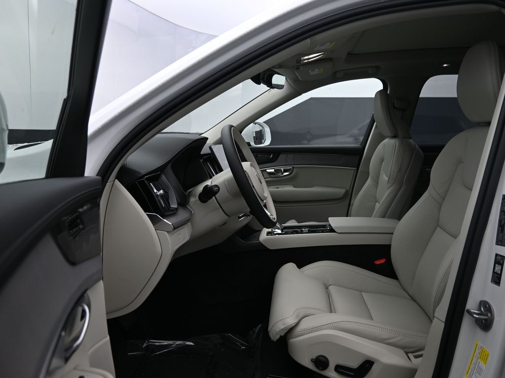 2026 Volvo XC90 Ultra - Photo 11