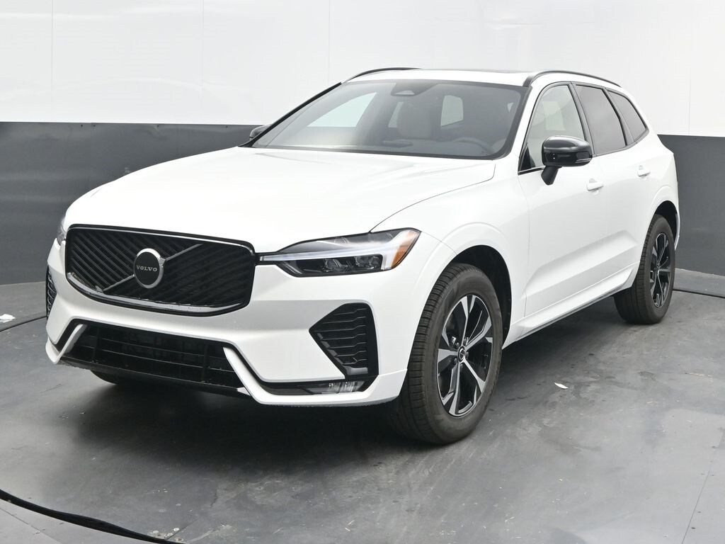 2026 Volvo XC60 B5 Core photo 3