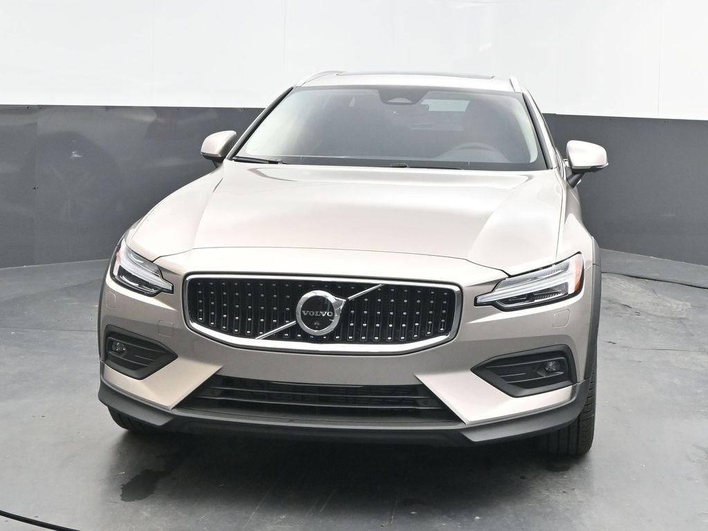 2026 Volvo V60 Cross Country Plus - Photo 10