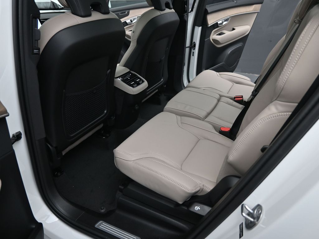 2026 Volvo XC90 Ultra - Photo 28