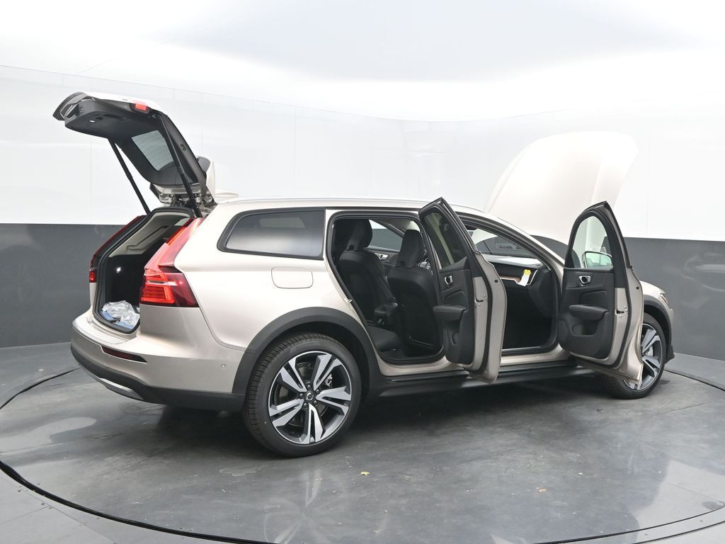 2026 Volvo V60 Cross Country Plus - Photo 48