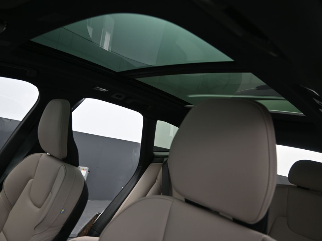 2026 Volvo XC60 Core - Photo 26
