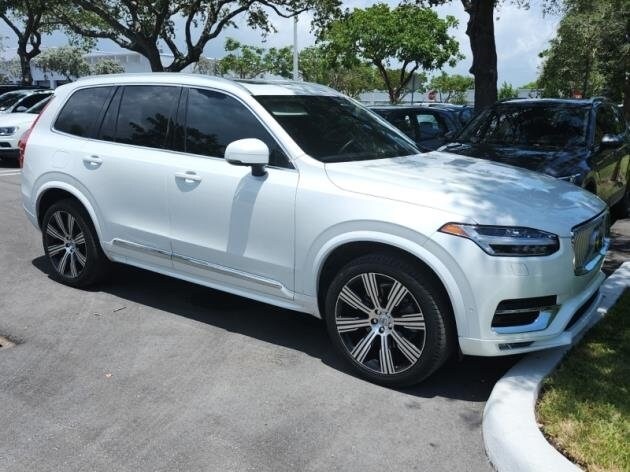 2023 Volvo XC90 Ultimate photo 2