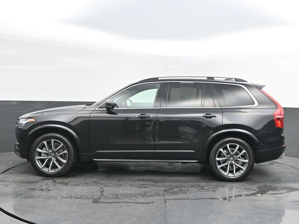 2017 Volvo XC90 T6 Momentum photo 4