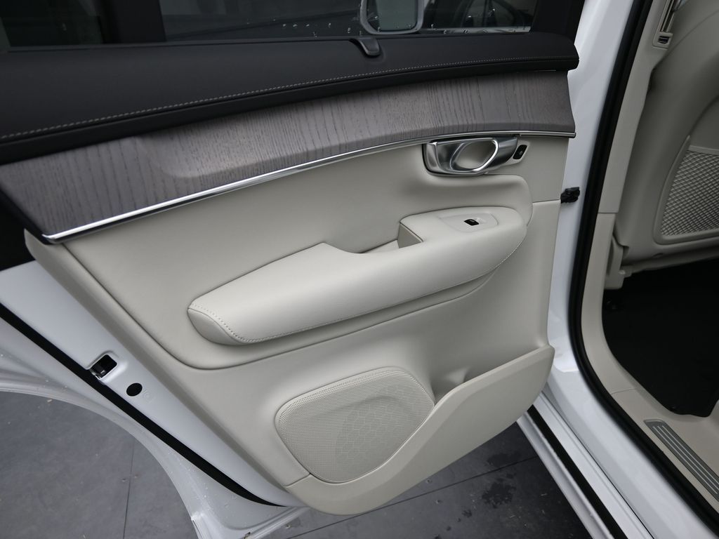2026 Volvo XC90 Ultra - Photo 27
