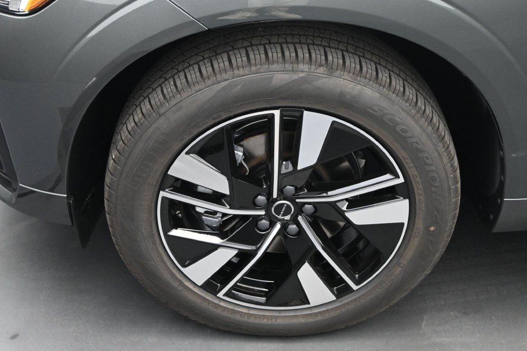 New 2027 Volvo XC60 B5 Core SUV
