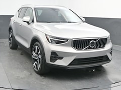 2025 Volvo XC40 B5 Plus Bright Theme SUV