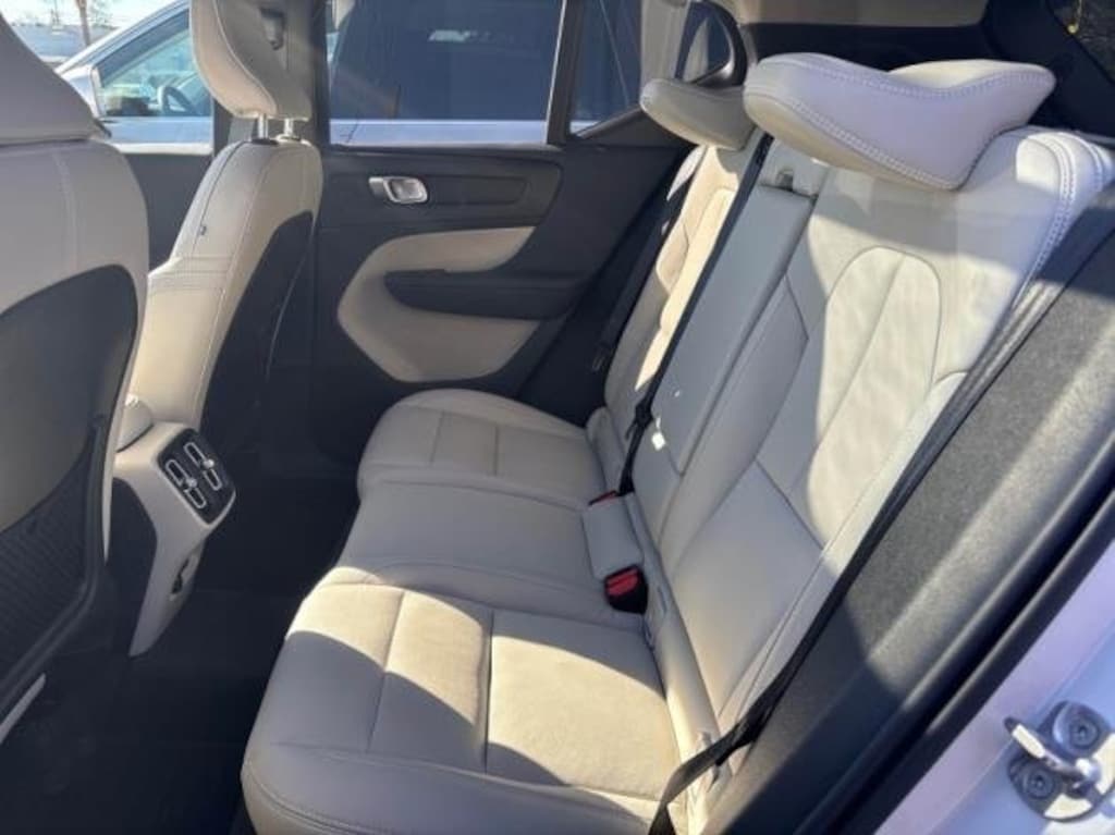 Certified 2024 Volvo XC40 Ultimate SUV