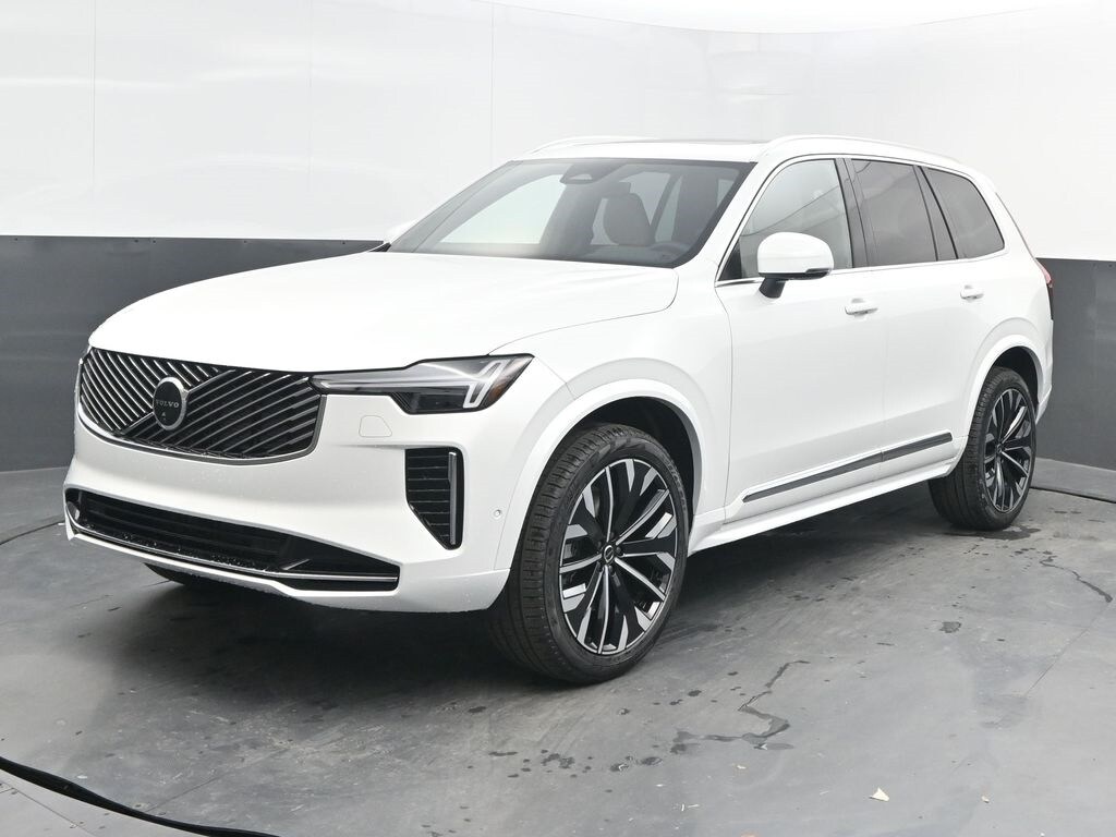 2026 Volvo XC90 B5 Plus photo 2
