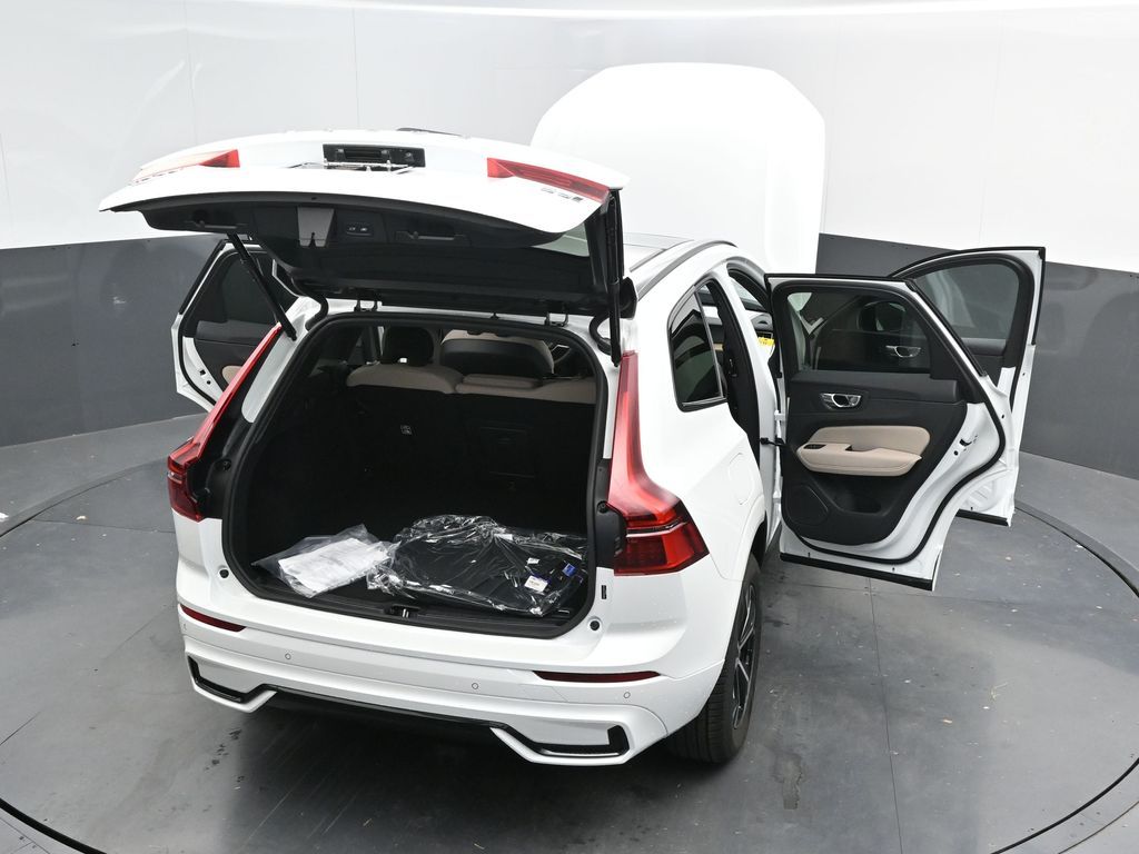 2026 Volvo XC60 Core - Photo 58