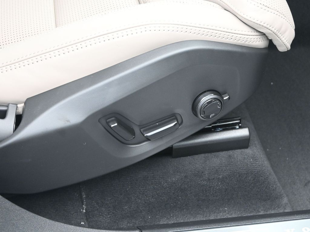 2026 Volvo XC90 Ultra - Photo 37