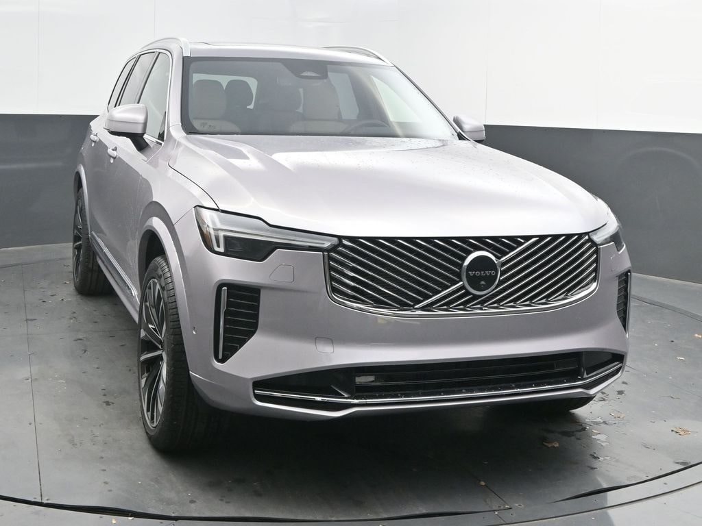 2026 Volvo XC90 Plus's photo