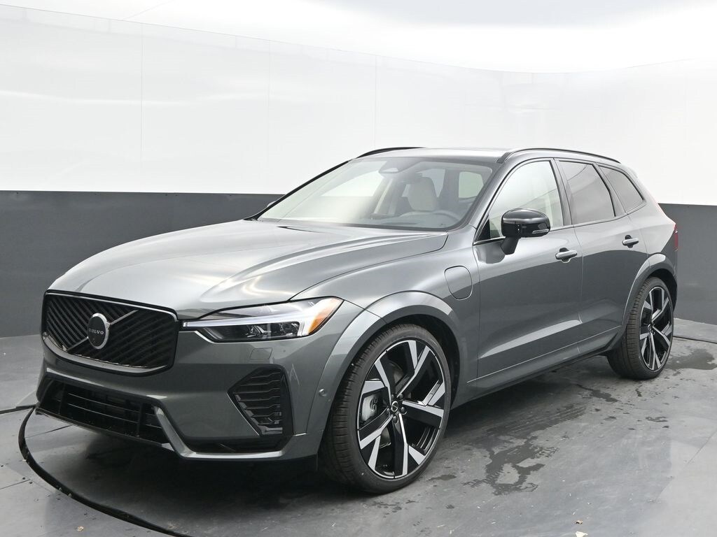 2026 Volvo XC60 Hybrid T8 photo 3
