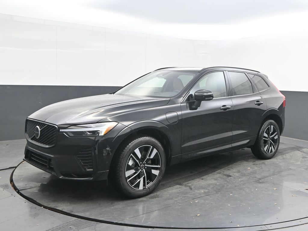 2026 Volvo XC60 T8 Core Dark AWD's photo