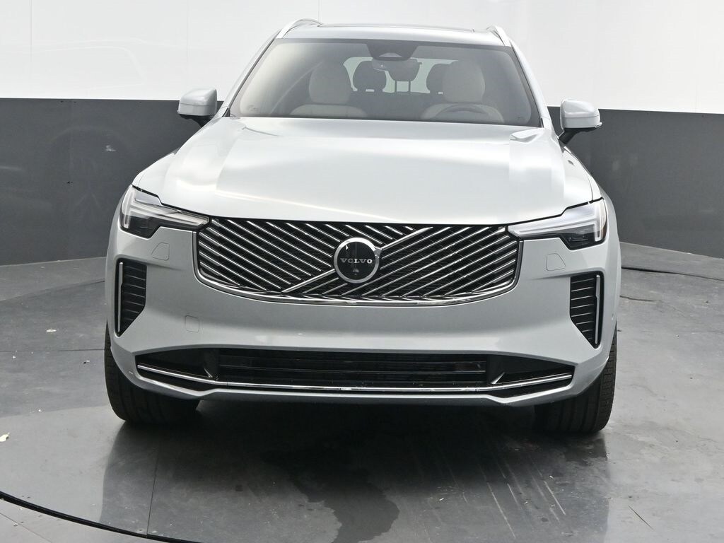 2026 Volvo XC90 B5 Ultimate photo 2