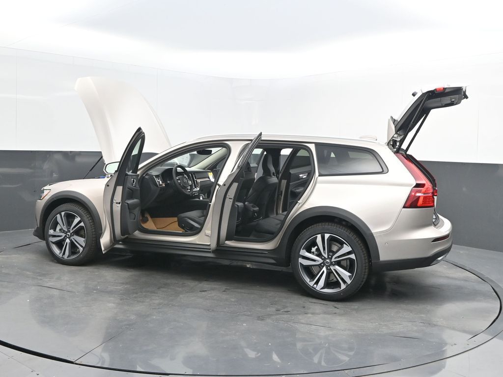 2026 Volvo V60 Cross Country Plus - Photo 49