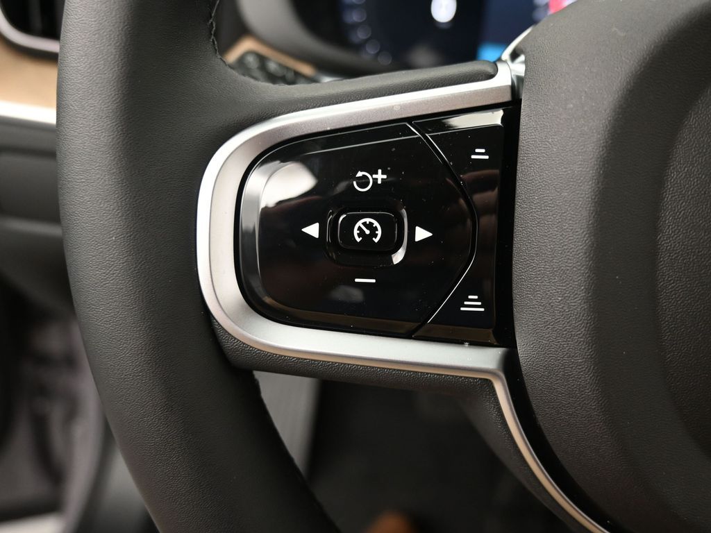2026 Volvo XC60 Core - Photo 17