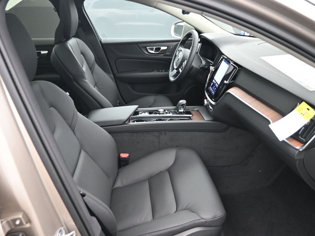 2026 Volvo V60 Cross Country Plus - Photo 37