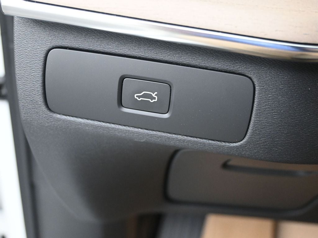 2026 Volvo XC90 Ultra - Photo 15